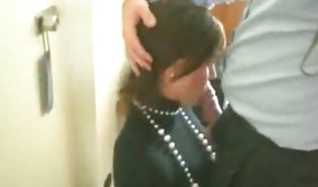 سبزه ساخته شده یک مرد ماساژ تایلندی و در همان ماساژ یک عضو
