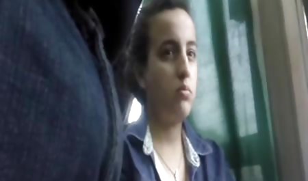 مرد سفید دزدکی مانند یک سیاه پوست با دو مو بور