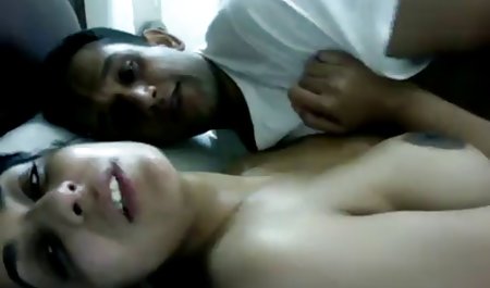 پرشور سبزه رابطه جنسی با سینه های کوچک توسط استخر
