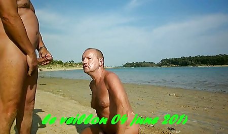 سیاه و سفید نریان یک گره سفید و به پایان رسید زبان او