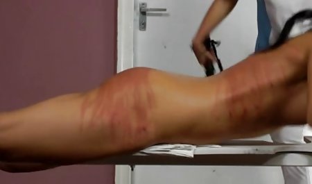 معلم شهوانی یک دختر جوان در کلیه گرفت