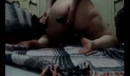 دانشجوی سال اول دانشگاه کورسک تصمیم به دریافت بیش از با دو مرد